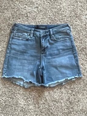 Liverpool Distressed Hem Denim Shorts Sz 6/28 - Blue Wash